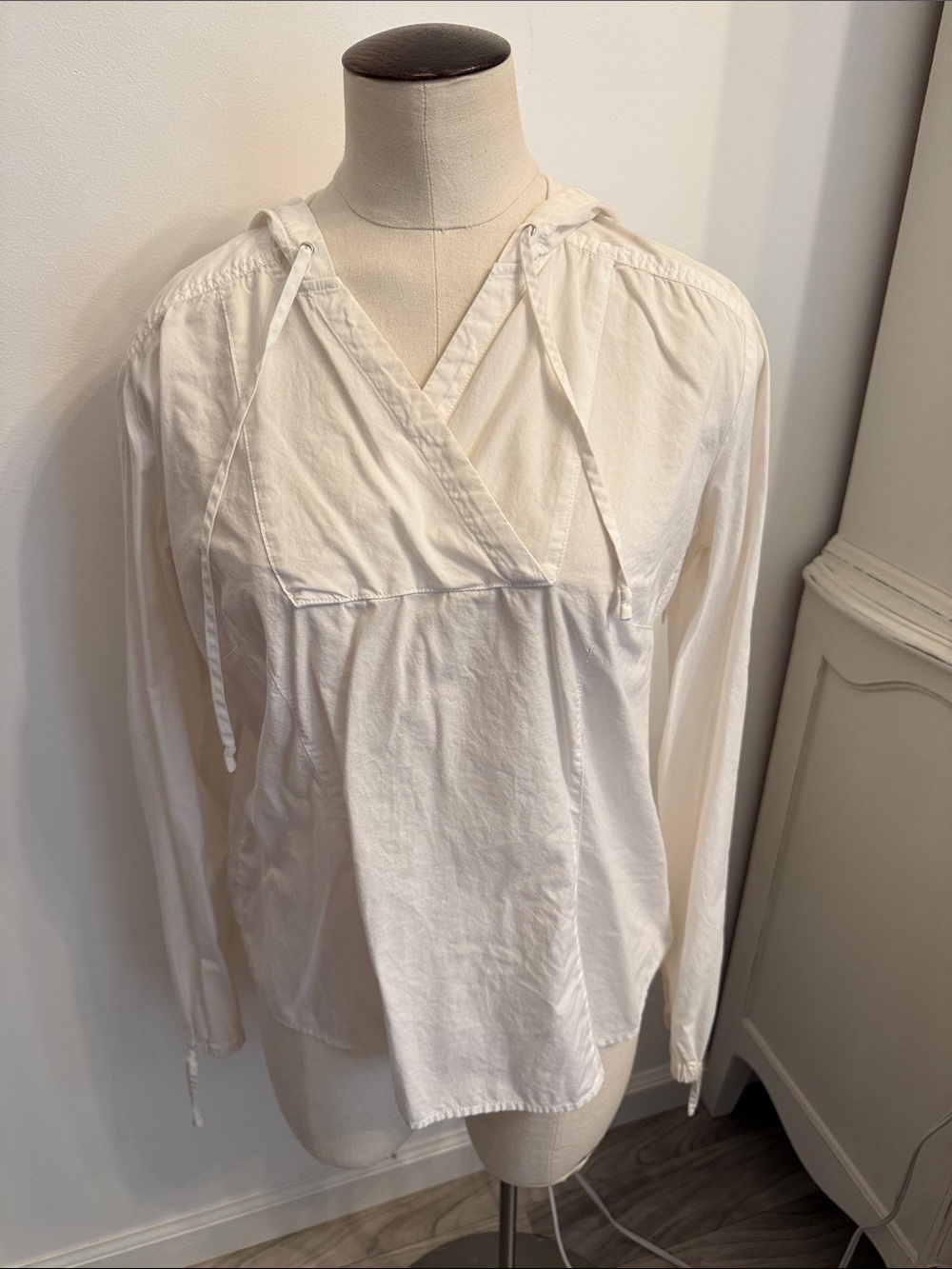 LOFT Ann Taylor White V-Neck Drawstring Hooded Blouse With Zipper Sides Size M